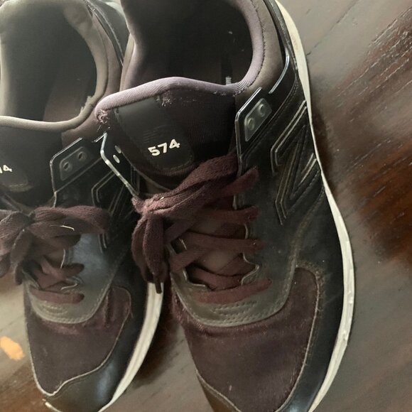 New Balance  574 Fresh Foam in Black with leather detail size 8 - Picture 2 of 7